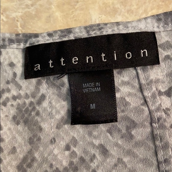 Attention sleeveless Top - Picture 4 of 6